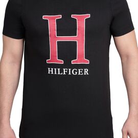 טישרט TOMMY HILFIGER הדפס H שחור סיטונאות