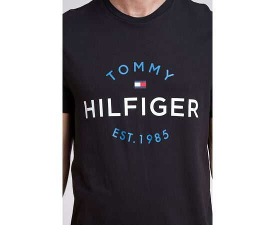 טישרט TOMMY HILFIGER הדפס שחור סיטונאות, 2 image טישרט TOMMY HILFIGER הדפס שחור סיטונאות, 2 image
